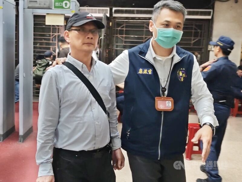 台灣電力公司第二核能發電廠曾姓廠長（左）113年間辦理焚化爐系統更新採購案，涉收受業者賄賂逾上百萬元。（中央社檔案照片）