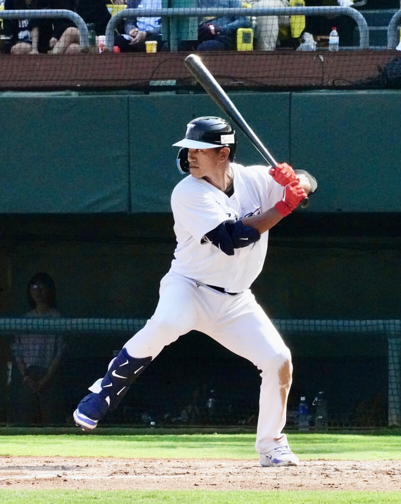 世界棒球經典賽(WBC)台灣隊持續備戰,13日在高雄澄清湖棒球場與中職台鋼雄鷹隊打練習賽。圖為選手林子偉先發守二壘、打第6棒。中央社記者董俊志攝 115年2月13日