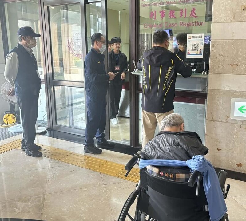 澎湖監獄68歲收容人阿海（化名），因急性腦梗塞住院治療，須長時間復健療養，經努力與協調下，11日出監在農曆年前順利安置在社福機構養護，並協助申請社會福利資格。（澎湖監獄提供）中央社  115年2月13日