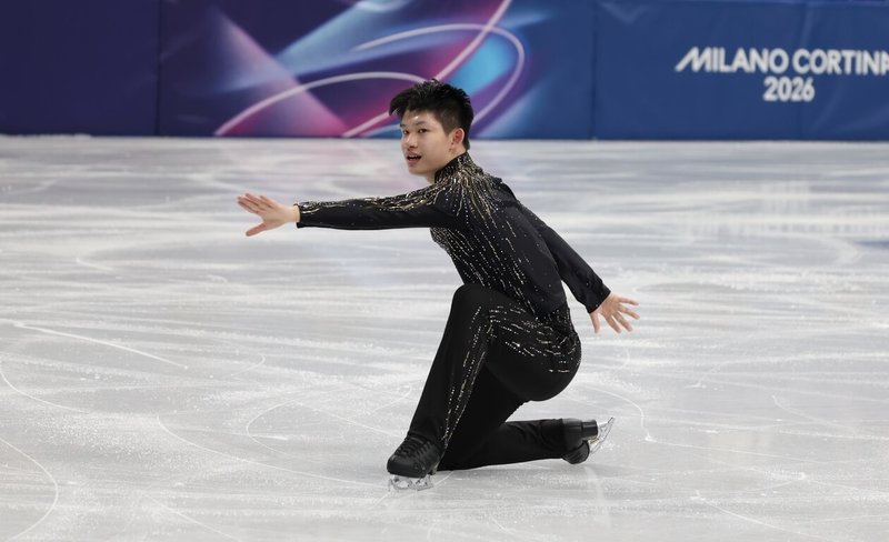 台灣滑冰新星李宇翔（圖）台灣時間14日凌晨征戰米蘭冬奧花式滑冰長曲決賽，順利完成三圈半、四圈兩個高難度動作，繳出短曲72.41分、長曲141.92分，以總分214.33分名列第23名。（中華奧會提供）中央社記者陳容琛傳真　115年2月14日