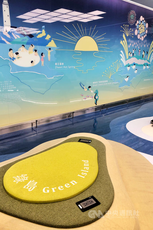 桃園國際機場公司為了讓旅客享有不同候機體驗，在一、二航廈規劃中藥、台灣電影、離島風情及木工藝等多元主題候機室。中央社記者吳睿騏桃園機場攝　115年2月14日