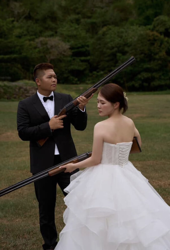 台灣男子不定向飛靶好手楊昆弼（左）透露，在2022年比賽時認識了現在的老婆「金小姐」，當時因有共同朋友而熟識。（楊昆弼提供）中央社記者黎建忠傳真　115年2月14日