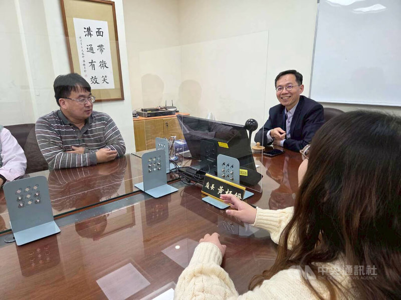 法院持續推動調解、和解等裁判外解決紛爭機制，盼能迅速息訟止爭，以減輕當事人及法院負擔。圖為台北地方法院調解室，非實際案件當事人。中央社記者謝君臨攝　115年2月15日