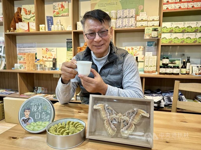彰化縣大村鄉花樹銀行創辦人郭俊銀(圖)種下近萬棵樹,投入食農教育與皇蛾復育,與學校、社區合作推廣。中央社記者鄭維真攝 115年2月15日