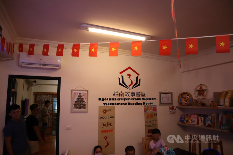 來自越南的陶氏桂，利用夫家在花蓮的民宿開辦「越南故事書屋」，安排免費越南語課程，讓家鄉姊妹帶著小孩一起學母語、認識文化。中央社記者李先鳳攝　115年2月15日