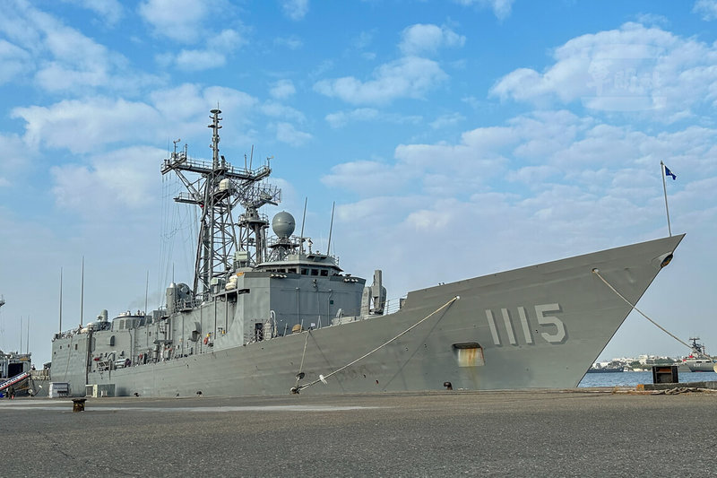 海軍146艦隊逢甲軍艦原為美海軍派里級巡防艦，艦長453呎、艦寬74呎，最大吃水26呎，最高速率28節。（軍聞社提供）中央社記者王揚宇傳真　115年2月17日