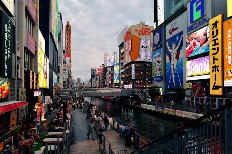圖為大阪街景。（圖取自Unsplash圖庫）
