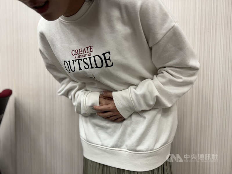 農曆春節假期長達9天，大魚大肉一波接一波，常見脹氣、便秘、胃部不適等腸胃問題。營養師指出，正確飲食順序與生活習慣調整，不僅能減輕腸胃負擔，也有助於穩定血糖，預防過年後健康危機。中央社記者沈佩瑤攝　115年2月18日