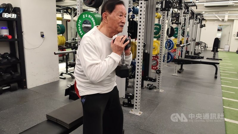 卜蜂董事長鄭武樾(圖)每週都會固定到健身房做重訓,維持肌肉量。中央社記者何秀玲攝 115年2月18日