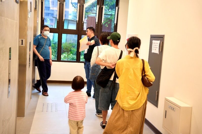 內政部表示，民國115年中央社宅預計招租逾1000戶「婚育宅」，並規劃於首季開春啟動新一波招租計畫，範圍將擴及六都以外的核心行政區。圖為婚育家庭陸續住進中央社宅，迎接新年。（內政部提供）中央社記者高華謙傳真 115年2月19日