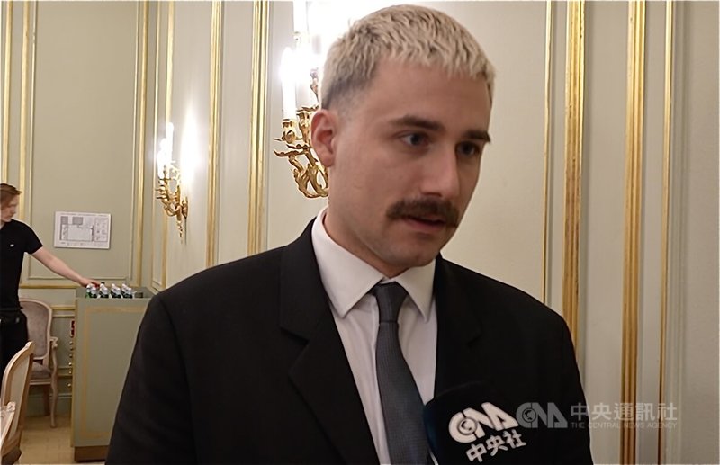 德國籍歐洲議會議員斯皮爾(Lukas Sieper)於柏林世界論壇接受中央社訪問指出,中國對台威脅持續存在,歐洲不能置身事外,應與台灣共同強化國防產業與自我防衛能力,建立長期夥伴關係。中央社記者林尚縈柏林攝 115年2月19日