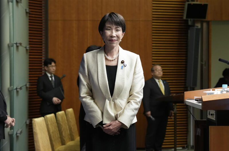 日本首相高市早苗18日晚間召開記者會，宣告第2次高市內閣正式啟動。（共同社）