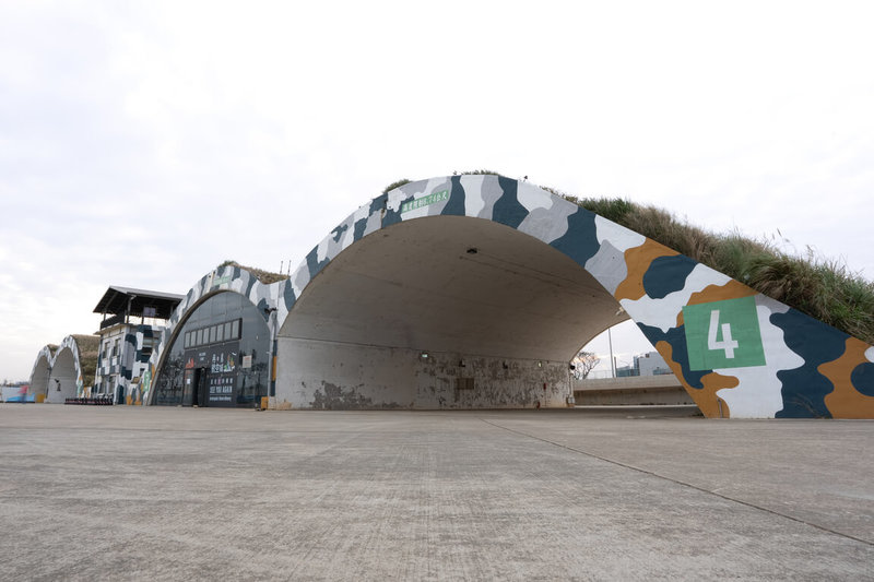 位於桃園市大園區航空博物館的「05警戒區」曾經是空軍桃園基地機堡與警戒室，透過活化再生，讓民眾彷彿置身受空軍當年肩負任務的氣氛之中。（軍聞社提供）中央社記者林敬殷傳真　115年2月20日