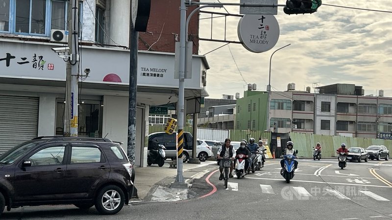 水五金重鎮頂番婆位於彰化縣鹿港鎮，連當地店家也以頂番婆為名。中央社記者吳哲豪彰化攝 115年2月20日