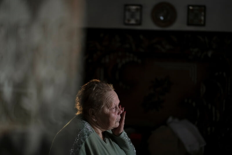 俄烏戰爭即將邁入第5年，路透社報導，65歲的烏克蘭婦女波普里亞杜希娜（圖）已3度被迫逃離家園。（路透社）