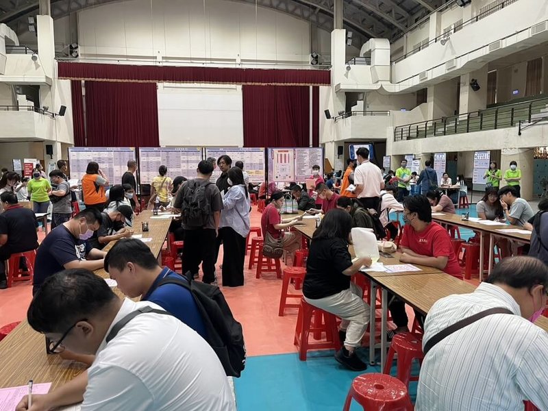 高雄市勞工局預計於3月21日上午在福誠高級中學舉辦開春首場大型徵才活動，將邀請40家企業，提供逾千個工作機會，希望民眾都能求職順利。（高雄市勞工局提供）中央社記者林巧璉傳真　115年2月21日