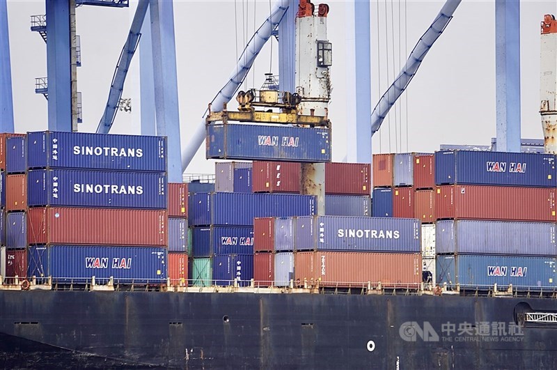 金管會推動虛擬資產服務法草案，打造穩定幣在台應用市場，虛擬資產業者表示，近期進出口貿易商、跨境電商與科技公司等企業用戶，對穩定幣的詢問度明顯提高。（中央社檔案照片）