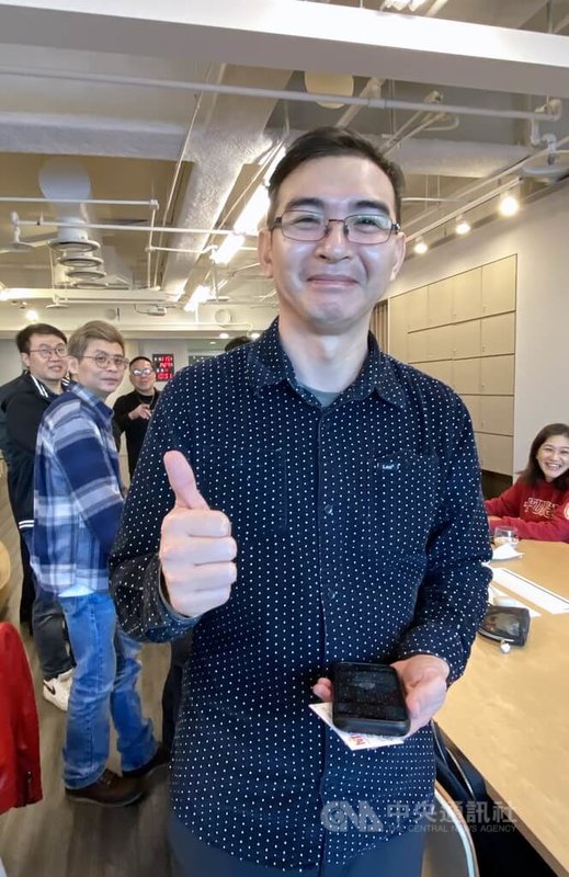 前板橋文聖派出所所長、現任新北市警察局警務正利建德（圖）說，祖先自廣東梅縣來台，族人多聚居屏東縣內埔鄉，每年仍返鄉至「利氏宗祠」祭祖。圖攝於115年1月29日。中央社記者黃旭昇新北攝　115年2月21日