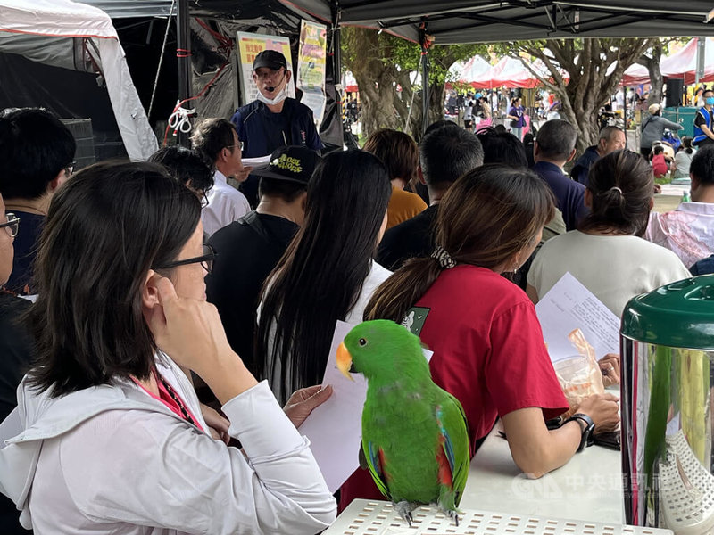 非犬貓特殊寵物興起，桃園市政府動保處透過辦特寵認養活動替特寵找家，民眾須現場參加課程，了解如何飼養、照護特殊寵物，以及動物保護法規等。中央社記者葉臻攝　115年2月22日