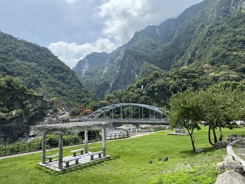 太魯閣國家公園歷經0403強震重創，其中天祥遊憩區受損相對不嚴重，旅宿業恢復營業，鄰近步道正常開放，旅遊業者建議安排半日遊行程。中央社記者張祈攝　115年2月22日
