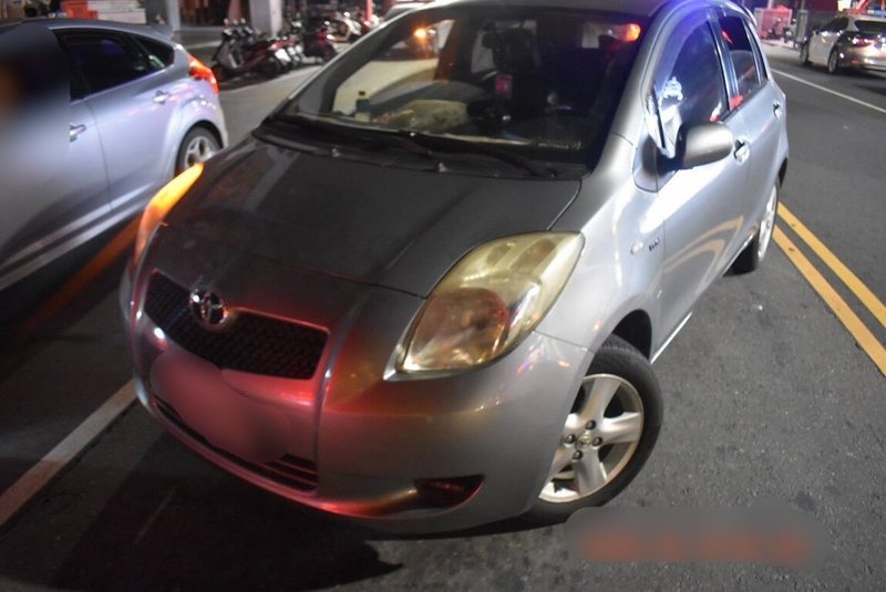 65歲呂姓男子22日凌晨酒後開車行經高雄小港區，與一部計程車發生擦撞，呂男未停車直接駛離，事後遭警方依涉犯公共危險罪嫌送辦。（高雄市警察局小港分局提供）中央社記者張已亷傳真　115年2月22日