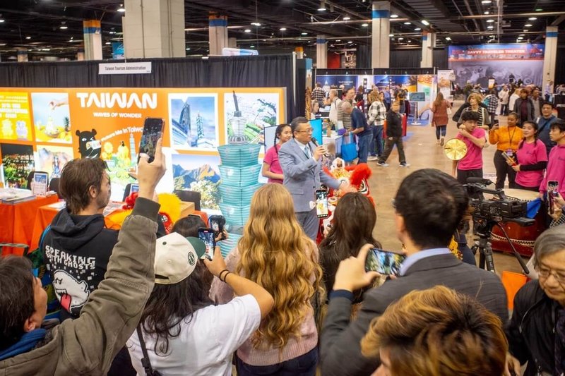 2026芝加哥國際旅遊與冒險展台灣館活動吸引出席人潮目光。(駐芝加哥辦事處提供)中央社記者廖漢原紐約傳真 115年2月22日
