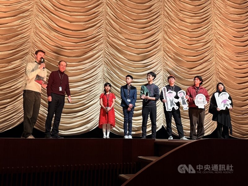 兒少短片「你吹Do，我吹Si」在柏林舉行世界首映，現場氣氛熱絡，台下的兒童觀眾在Q&A環節爭相向主創團隊提問，有的好奇兩位演員是否真的會吹直笛，有的好奇拍攝地點在台灣哪座城市。中央社記者林尚縈柏林攝　115年2月23日