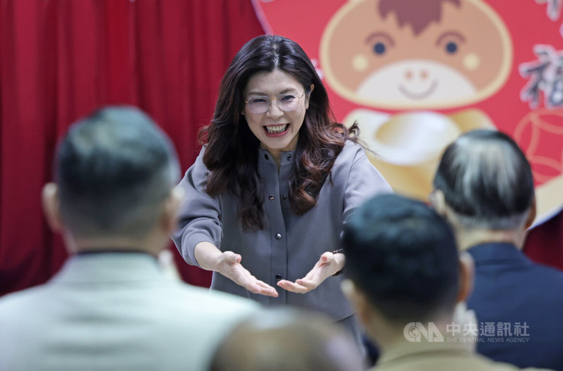 中國國民黨23日在中央黨部舉辦新春團拜，國民黨主席鄭麗文（圖）出席主持活動，向與會黨員祝賀新年快樂。中央社記者裴禛攝　115年2月23日