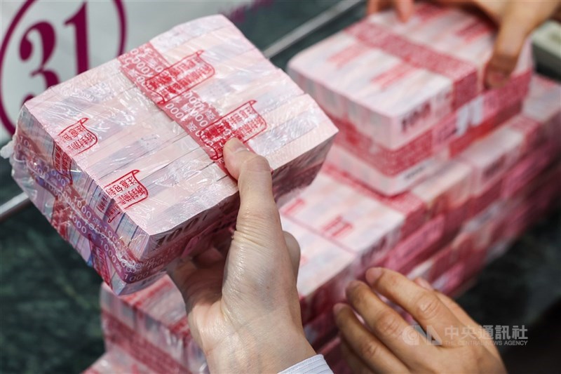 財政部公布新青安2026年1月統計，整體撥貸新台幣329.43億元、月減9.7%。（中央社檔案照片）