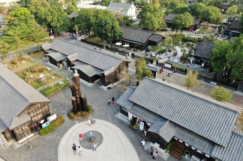 阿里山林鐵及文資處管轄嘉義市檜意森活村26棟歷史建物委外營運，觀光人流穩定且具規模，即日起公開標租，租期自115年6月1日起至117年12月31日止，採年收土地租金、定額權利金方式辦理。（林鐵及文資處提供）中央社記者蔡智明傳真　115年2月24日