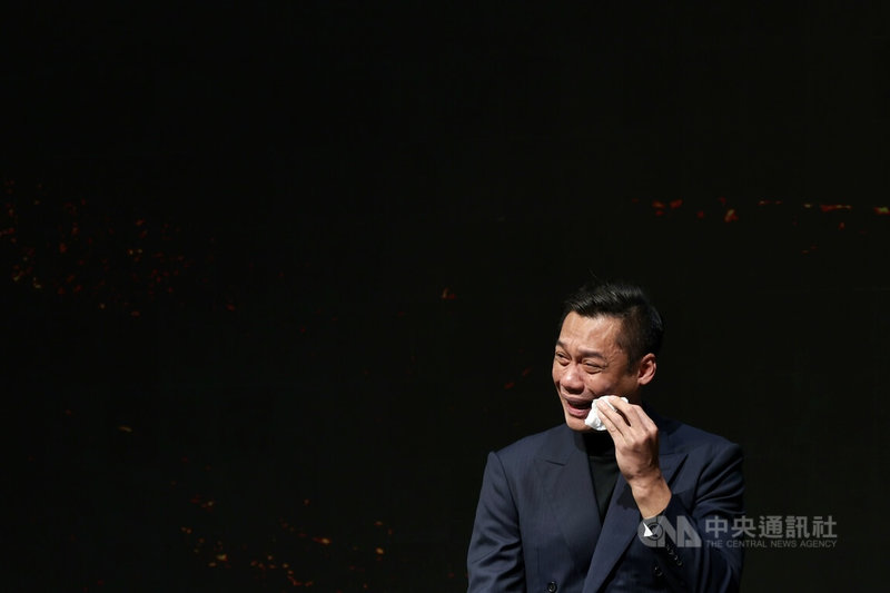 台灣職業籃球聯盟P. LEAGUE+（PLG）台北富邦勇士隊球員「野獸」林志傑本季結束後退役，球團24日在台北舉辦引退記者會，談到家人的支持，林志傑一度激動落下男兒淚。中央社記者王飛華攝　115年2月24日