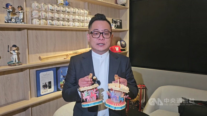 元宵節即將到來，基隆市議會議長童子瑋（圖）24日公布議會小提燈，主題為「燦爛基隆．馬上出遊」，特別以「旋轉木馬」作為發想，盼帶給民眾歡樂、遊玩的過節氣氛。中央社記者王朝鈺攝　115年2月24日