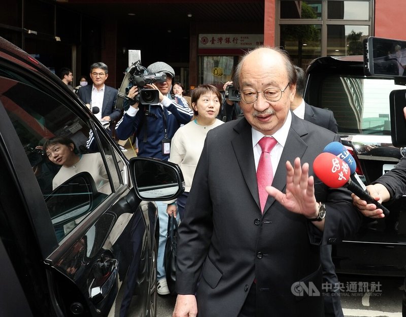 民進黨立法院黨團24日改選黨團幹部 ，推舉結果蔡其昌擔任。原任總召柯建銘（圖）會後搭車離開立院。中央社記者郭日曉攝 115年2月24日