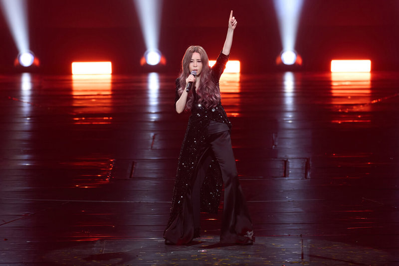 台語歌后江蕙「無．有」演唱會安可場25日收官，她邀妹妹江淑娜（圖）擔任嘉賓，也誇獎江淑娜有許多招牌歌，更應開個人演唱會。（寬宏藝術提供）中央社記者王心妤傳真　115年2月25日