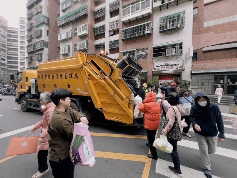 228和平紀念日3天連假即將來臨，桃園市環管處26日表示，連假期間除週日固定停收外，其他時間垃圾正常收運。（桃園市環保局提供）中央社記者吳睿騏桃園傳真　115年2月26日