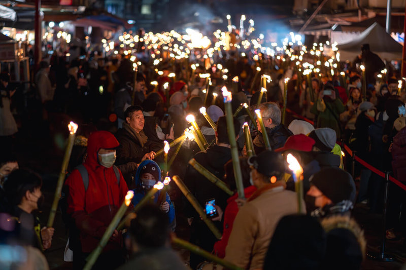 新竹北埔元宵節活動「正月十五油笐火」27日將登場，北埔鄉長莊明增26日表示，將有群眾擎起油笐火夜遊北埔老街與秀巒山。（北埔鄉公所提供）中央社記者郭宣彣傳真　115年2月26日