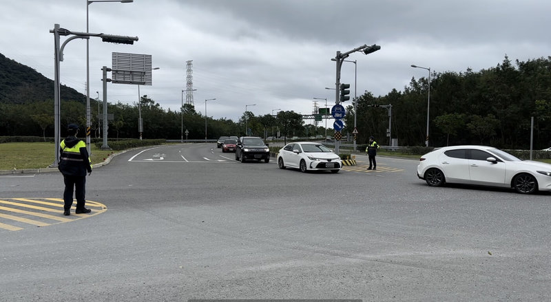 228連假首日，台9線蘇花路廊27日全線順暢，公路局預估全日會有近萬輛次南下車流。（新城警分局提供）中央社記者張祈傳真　115年2月27日