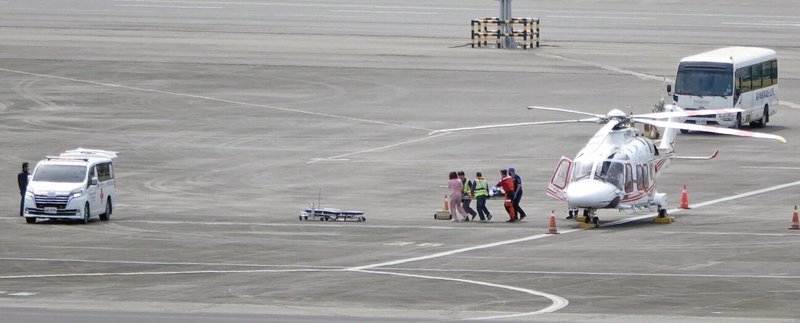 澎湖27日2度啟動救護直升機，分別護送2名疑似腦梗塞的患者，轉診至台中中國醫藥大學附設醫院及高雄長庚醫院接受進一步治療。（凌天航空提供）中央社　115年2月27日