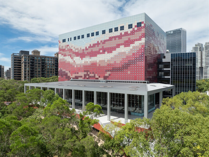 圖為國家檔案館外觀。（國發會檔案局提供）