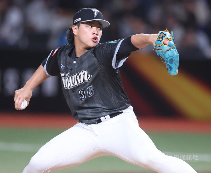 2026年台日國際棒球交流賽27日來到第3天，世界棒球經典賽（WBC）台灣隊投手孫易磊（圖）在6局2人出局、壘上有人時接替登板拆彈、無關勝敗；後續在WBC有望定位拆彈角色。中央社記者張新偉攝　115年2月27日