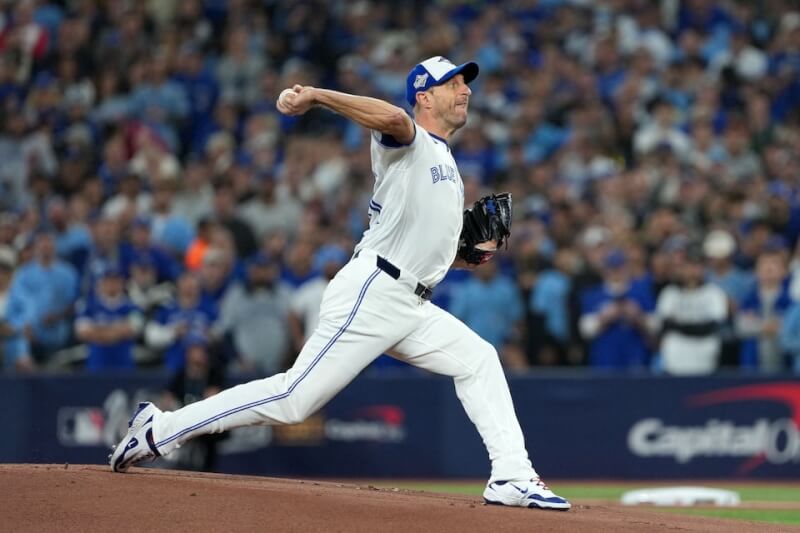 薛哲去年在MLB世界大賽登板迎戰道奇隊。（路透社）