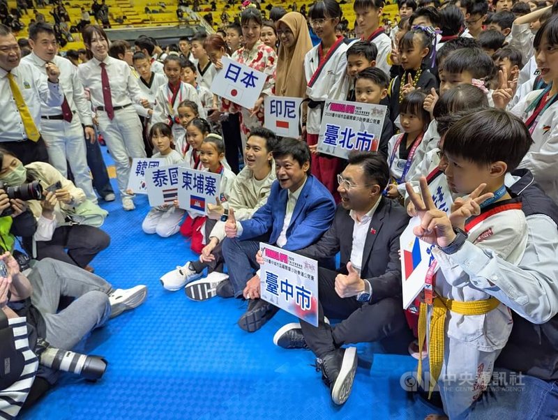 2026台中城市盃福爾摩沙跆拳道國際公開賽27日起至3月1日在台中盛大登場，28日舉行開幕式，本屆共吸引全球11國、逾3300名選手參賽。中央社記者蘇木春攝　115年2月28日