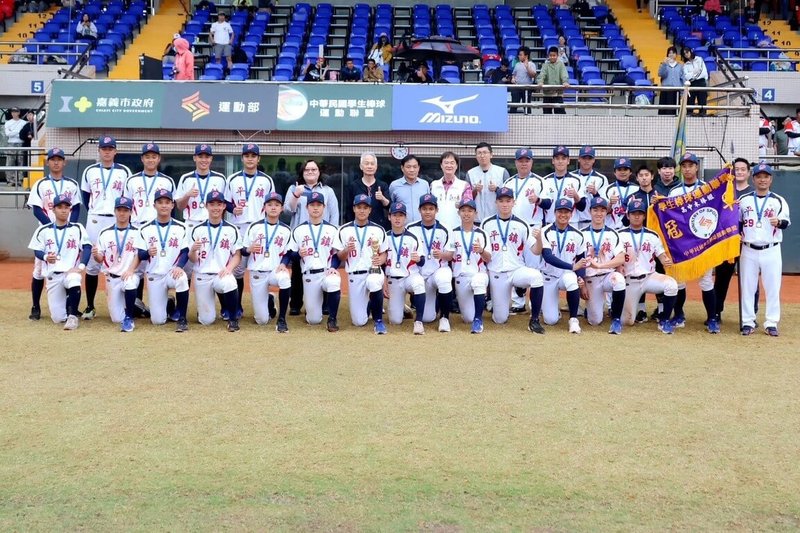 114學年度高中棒球聯賽（木棒組）冠軍戰28日舉行，最終由桃園市平鎮高中（圖）擊敗新北市穀保家商，成功拿下隊史第7冠。（學生棒球運動聯盟提供）中央社記者蘇志畬傳真　115年2月28日