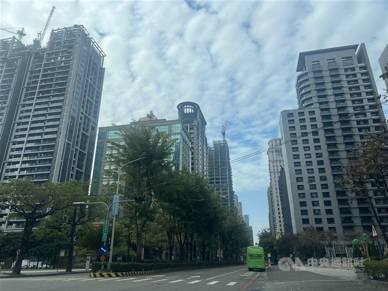 鄉林集團董事長賴正鎰表示，受惠AI（人工智慧）產業蓬勃發展等影響，藉科技業創造的龐大財富與股市獲利，將是支撐台中房市「退燒不降溫」最強底氣。 中央社記者郝雪卿攝 115年2月28日