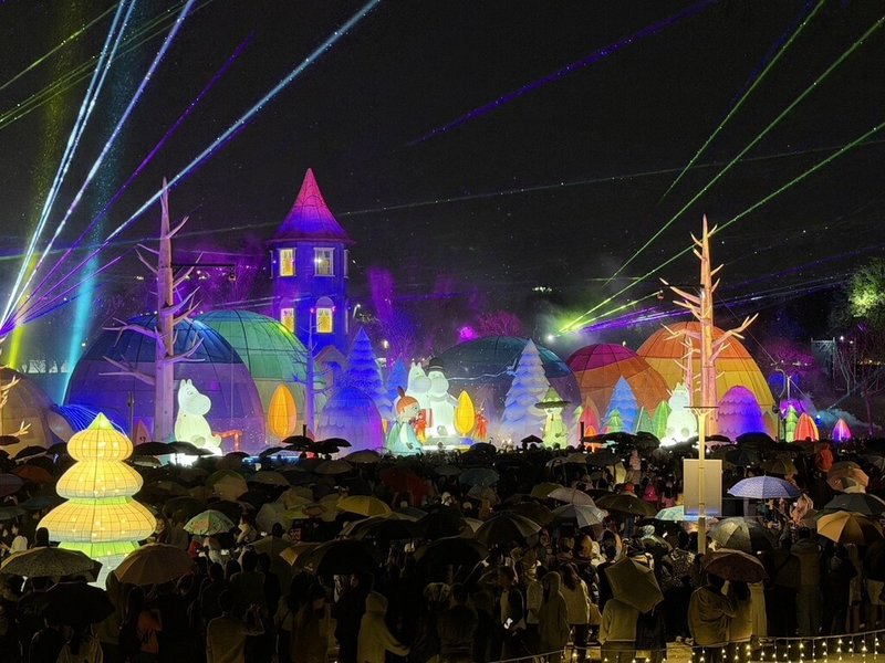 2026中台灣燈會於2月15日開幕，台中市政府1日公布，到2月28日為止，人潮已突破555萬人次，號召全國民眾把握最後賞燈機會。（台中市政府提供）中央社記者郝雪卿傳真  115年3月1日