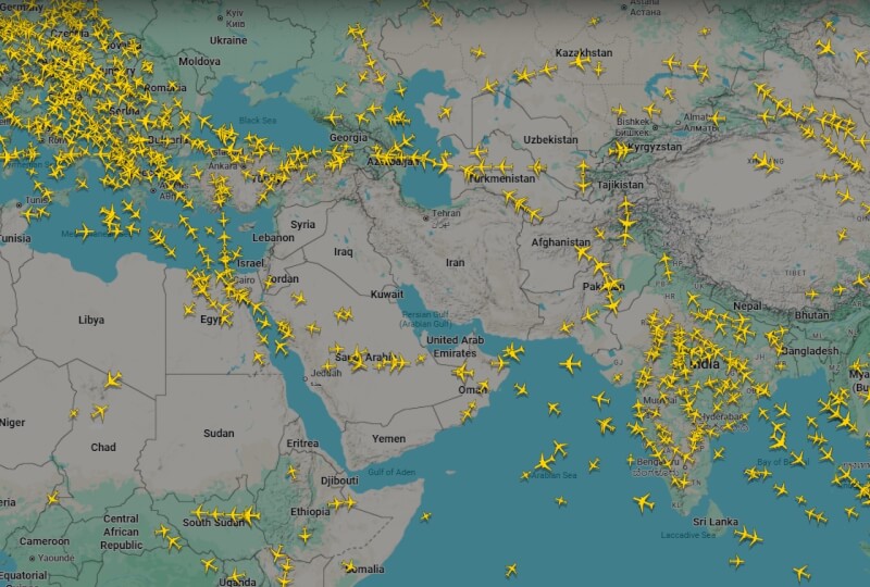 伊朗、伊拉克、科威特、以色列上空沒有航班經過。(圖取自flightradar24網頁flightradar24.com)