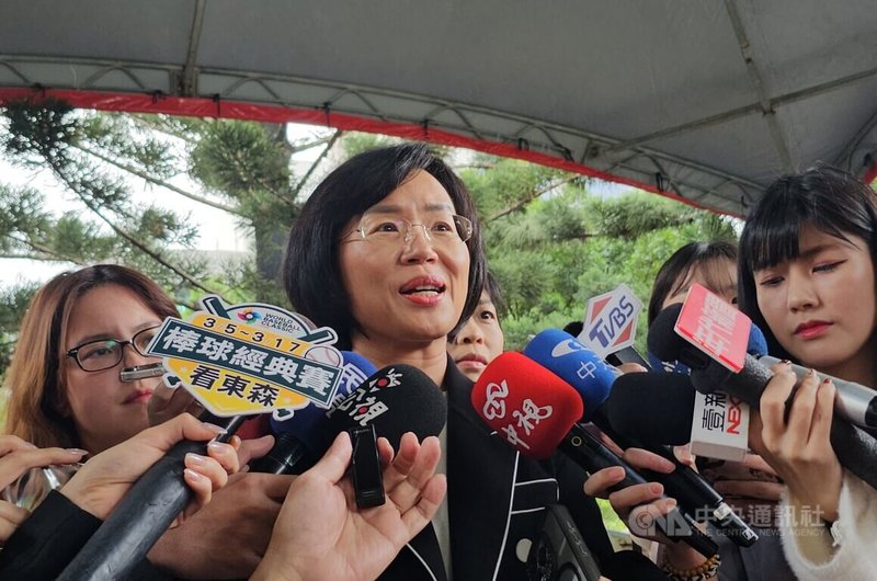 外傳台北市副市長李四川10日請辭將投入新北市長選戰，民進黨新北市長參選人蘇巧慧（中）2日受訪對此表示，各黨各候選人都有自己的節奏，「我們都尊重」。中央社記者王鴻國傳真　115年3月2日