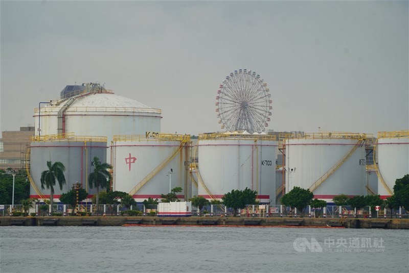 圖為中油石化事業部前鎮儲運所一景。（中央社檔案照片）