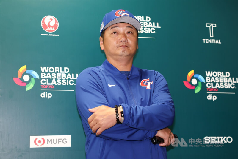 世界棒球經典賽（WBC）台灣隊表定2日起將在日本宮崎SOKKEN球場打2場官辦熱身賽，總教練曾豪駒上午受訪。中央社記者王騰毅宮崎攝  115年3月2日