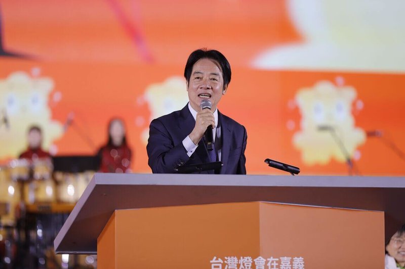 2026台灣燈會3日晚間在嘉義正式開幕,總統賴清德(圖)出席主持開燈儀式,賴總統邀請全國父老鄉親千萬別錯過今年燈會,光站在舞台上舉目望去,每區都非常精彩、每個花燈都非常漂亮。(嘉義縣政府提供)中央社記者蔡智明傳真 115年3月3日